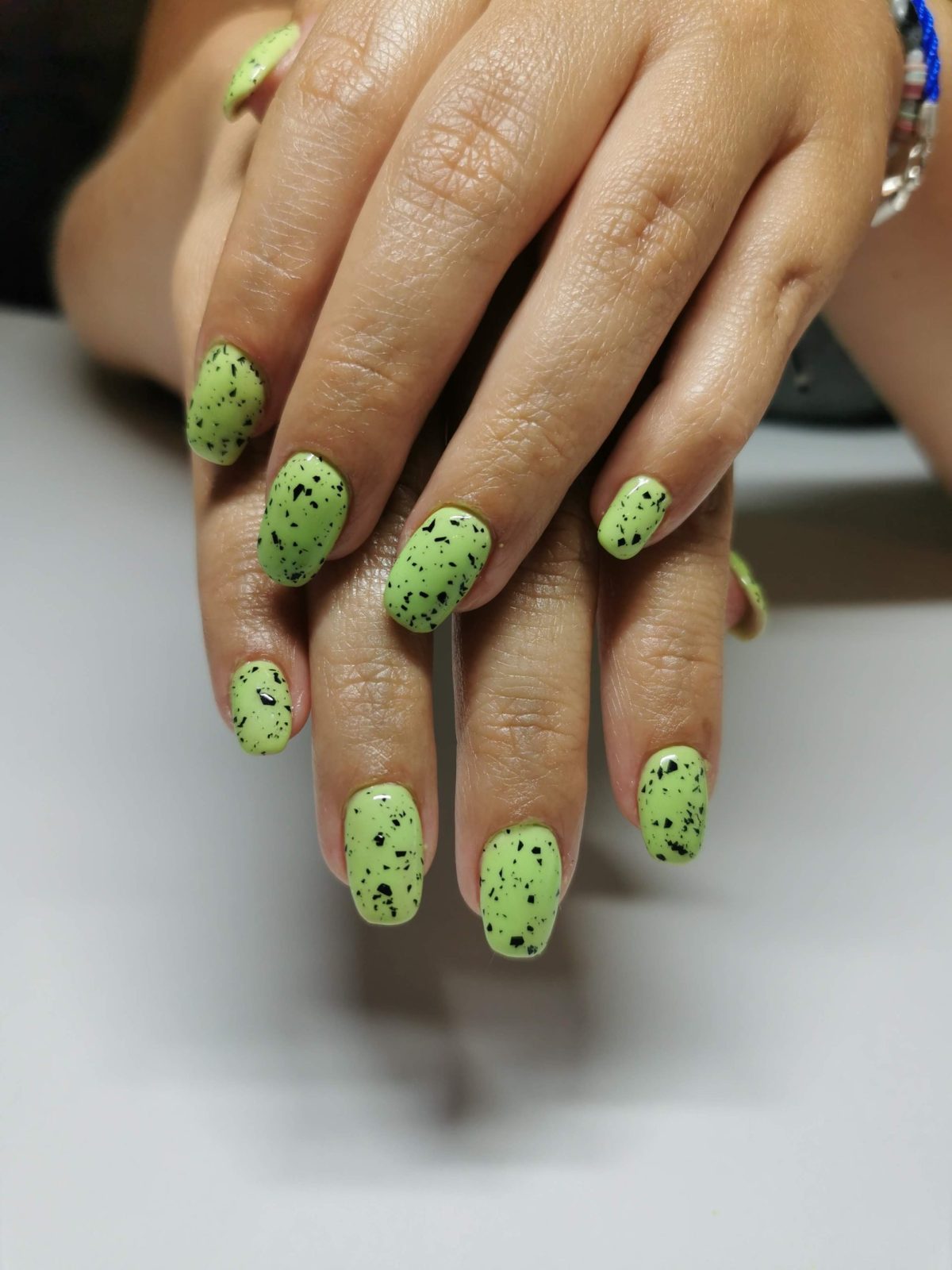 nails