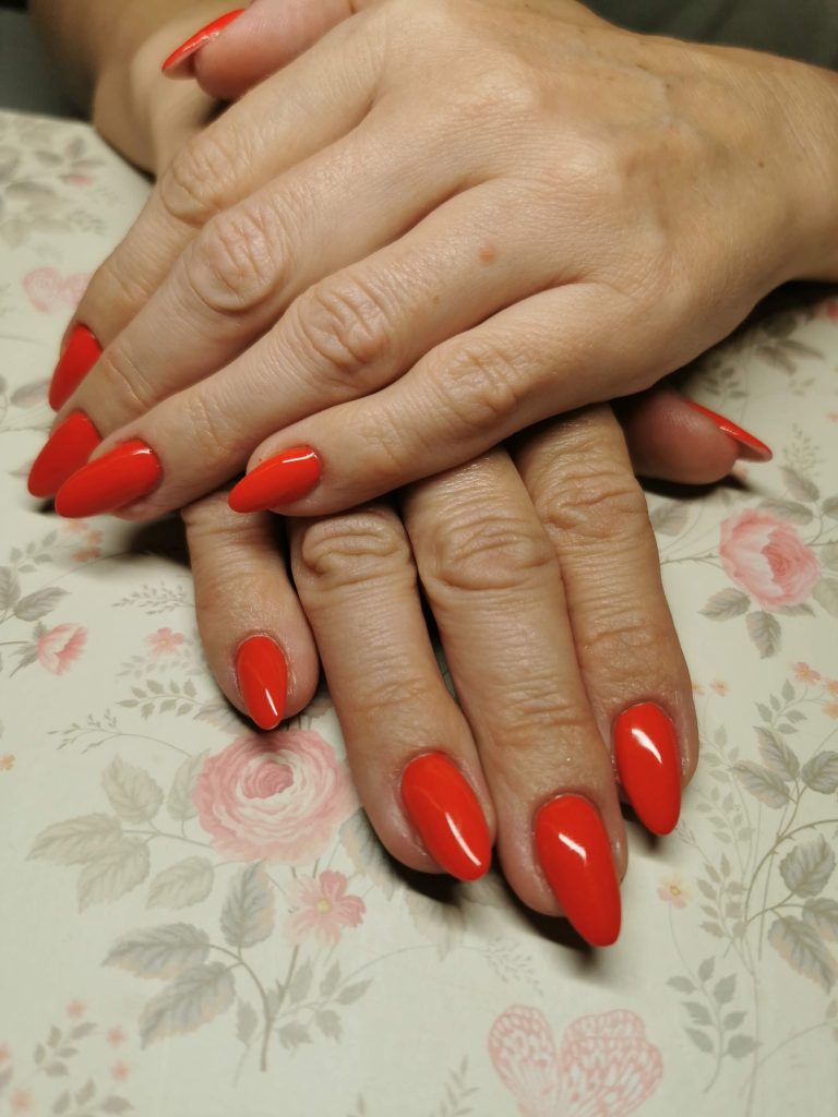 nails