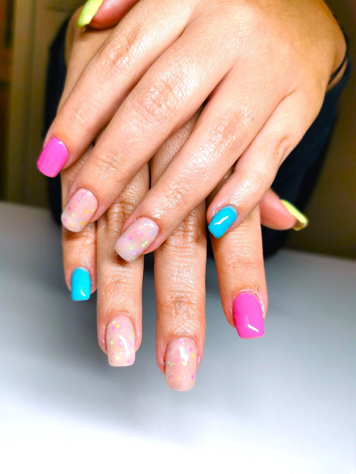 nails