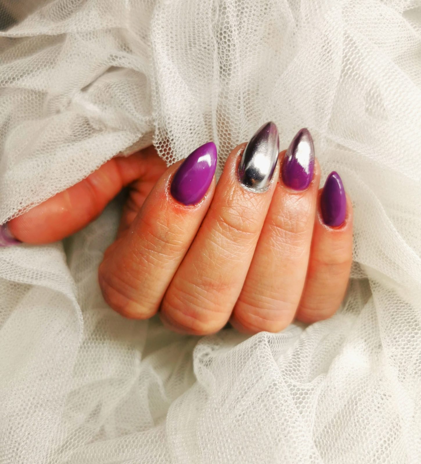 nails