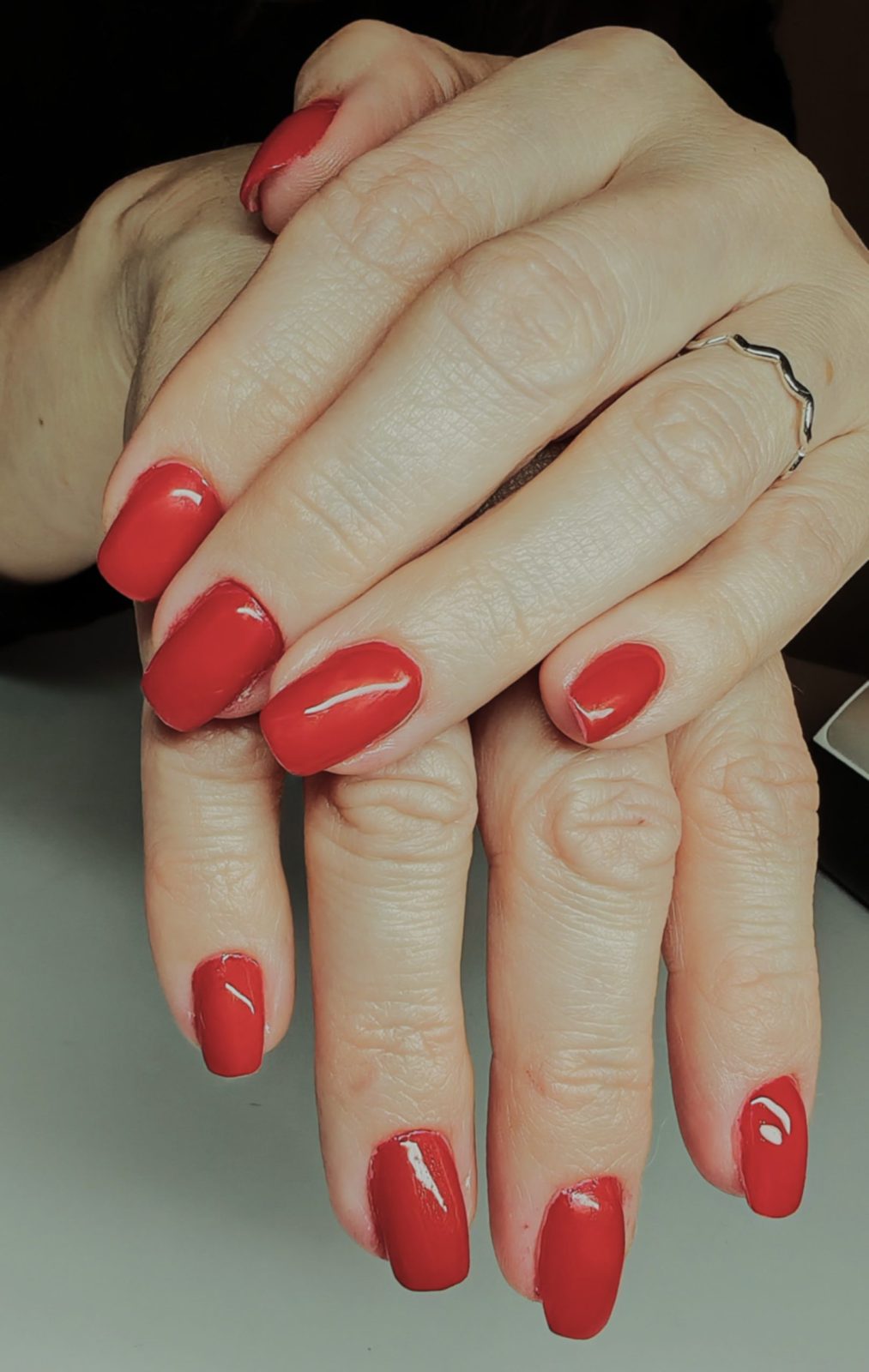 nails