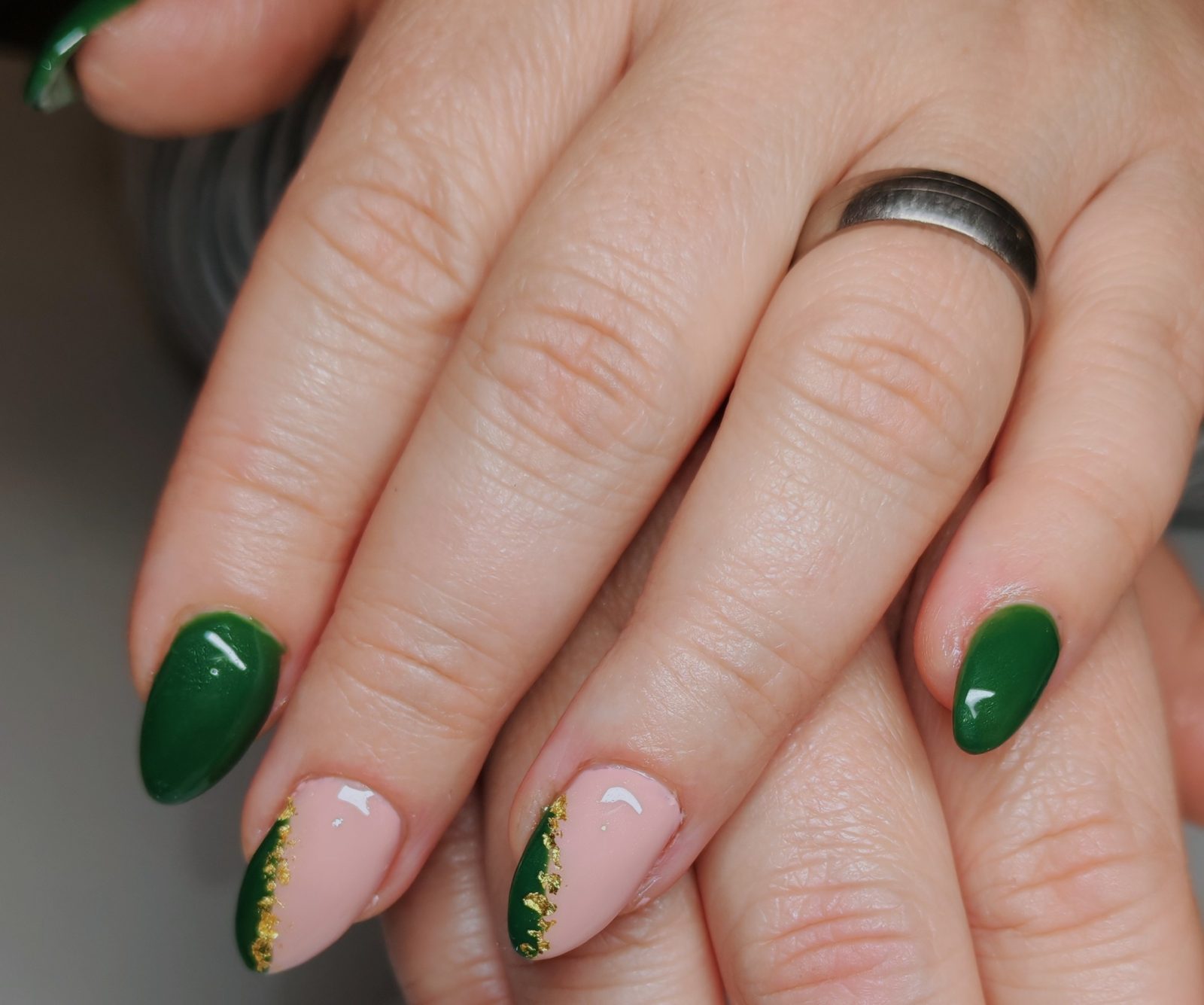 nails